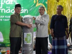 Safari Ramadhan di Masjid Darul Khairat, Pemkab Bartim Salurkan Bantuan