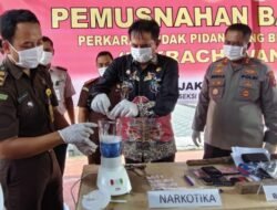 Musnahkan Barang Bukti, Kejari Barito Timur Blender 27,78 Gram Sabu